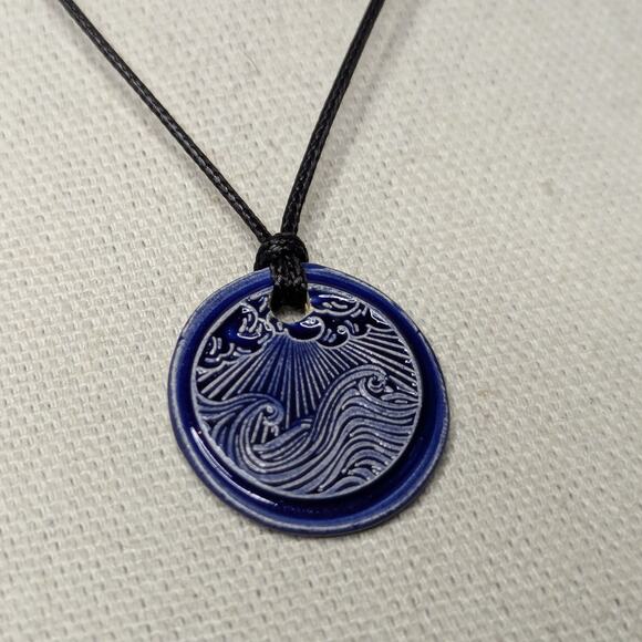 Ceramic Ocean Waves Pendant Y2K Hippie Whimsical Choker Necklace Charms Jewelry - Picture 1 of 5